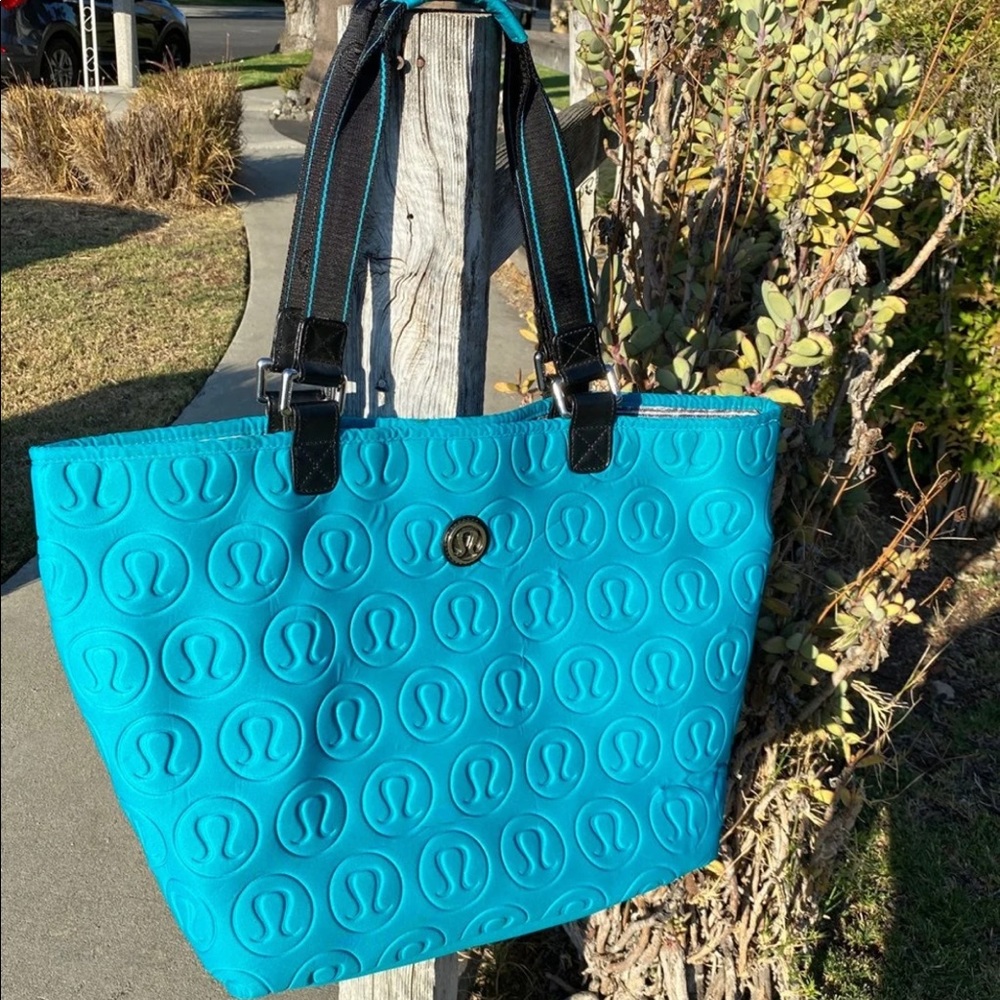 Lululemon reversible tote bag